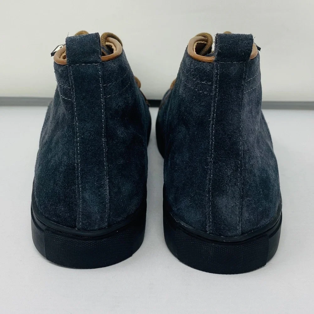 NIB*VENETTINI**Gray Suede Booties**US 5.5**$118